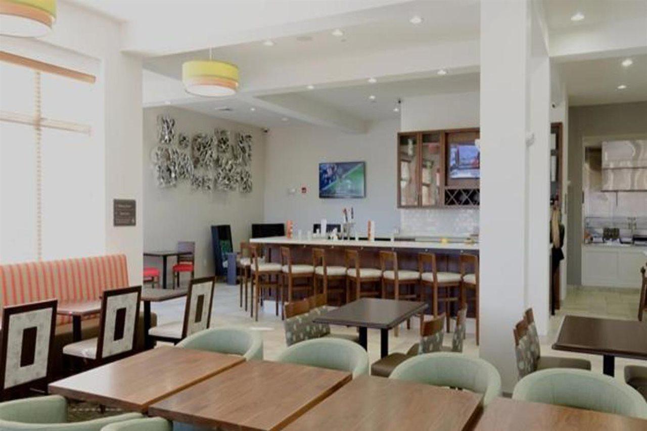 Hilton Garden Inn Hickory Bagian luar foto