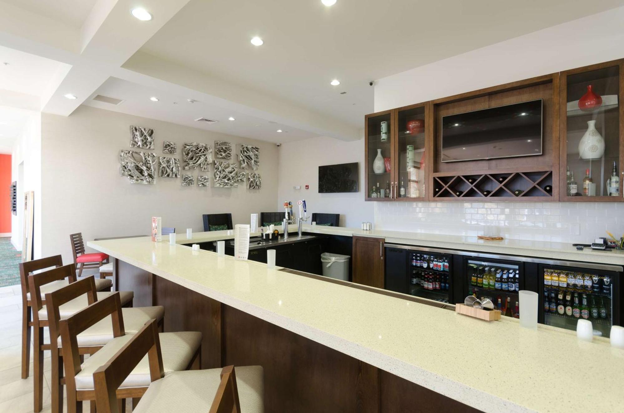 Hilton Garden Inn Hickory Bagian luar foto