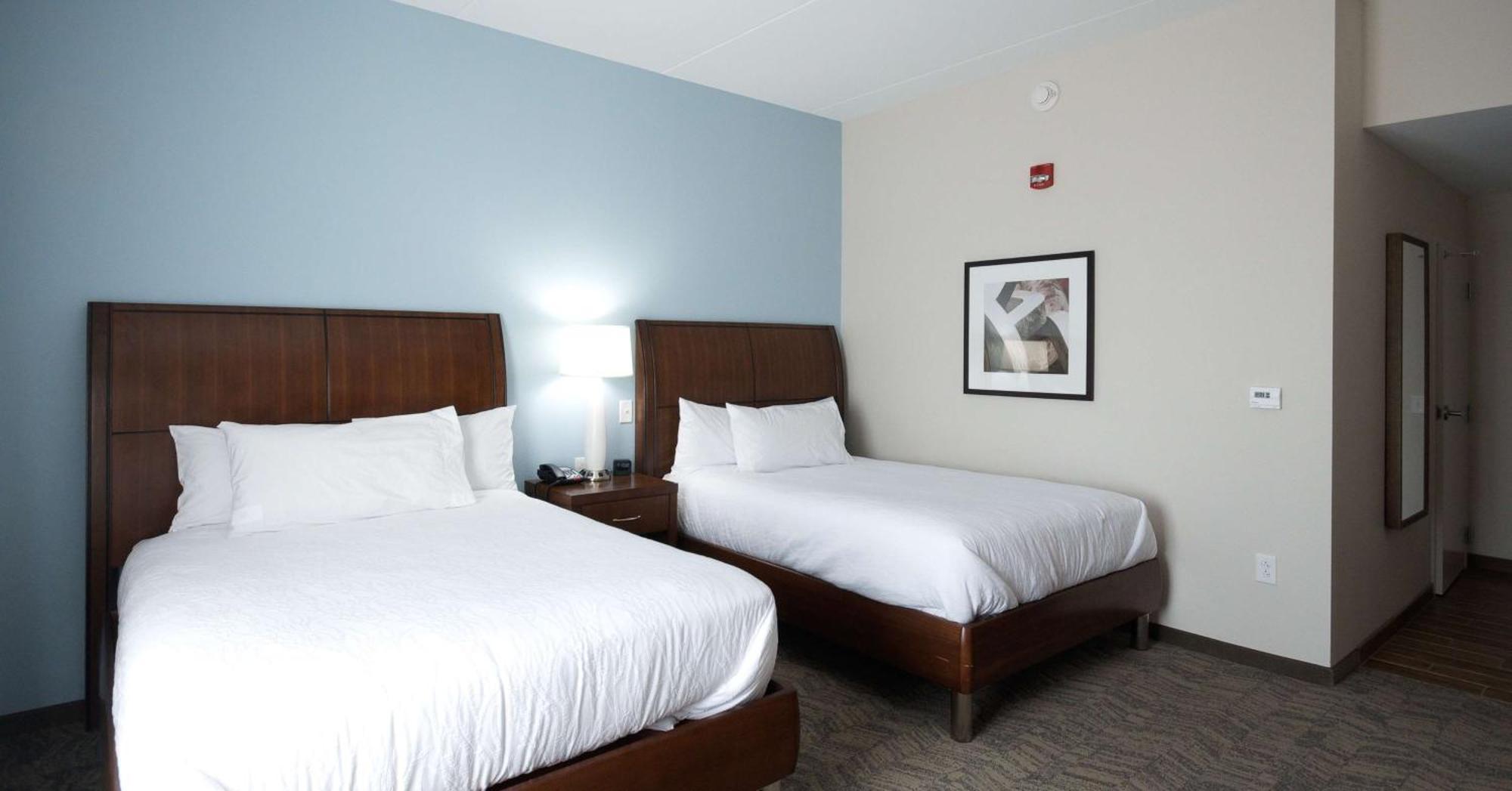 Hilton Garden Inn Hickory Bagian luar foto